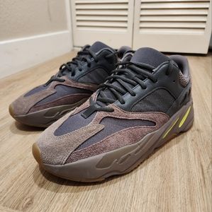 Adidas Yeezy 700 Mauve size 11.5 |Authentic|Like new